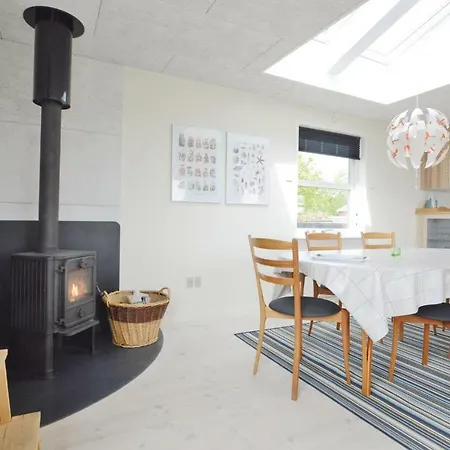 Three-bedroom Holiday In Haderslev Diernæs